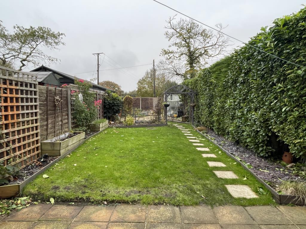 Lot: 68 - DETACHED COTTAGE IN NEED OF REFURBISHMENT - View of rear garden of Bredhurst cottage for refurbishment